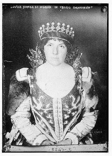 Contralto Louise Homer as Marina