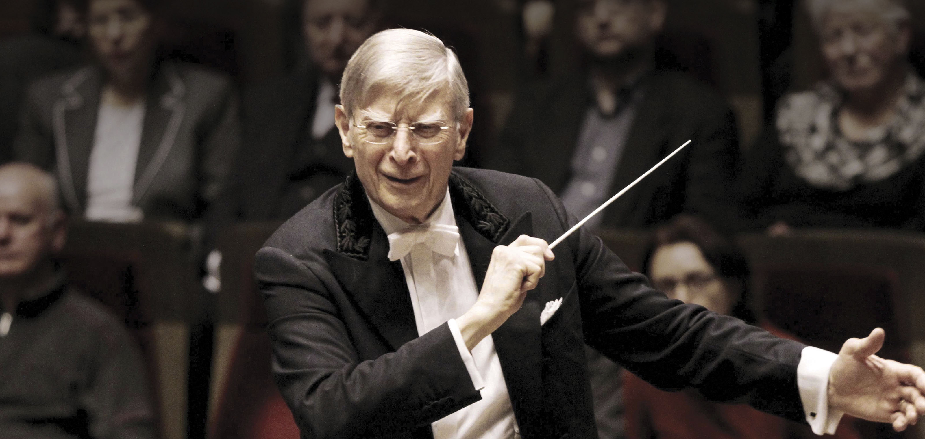 San Francisco Symphony - Blomstedt Conducts Mahler 9